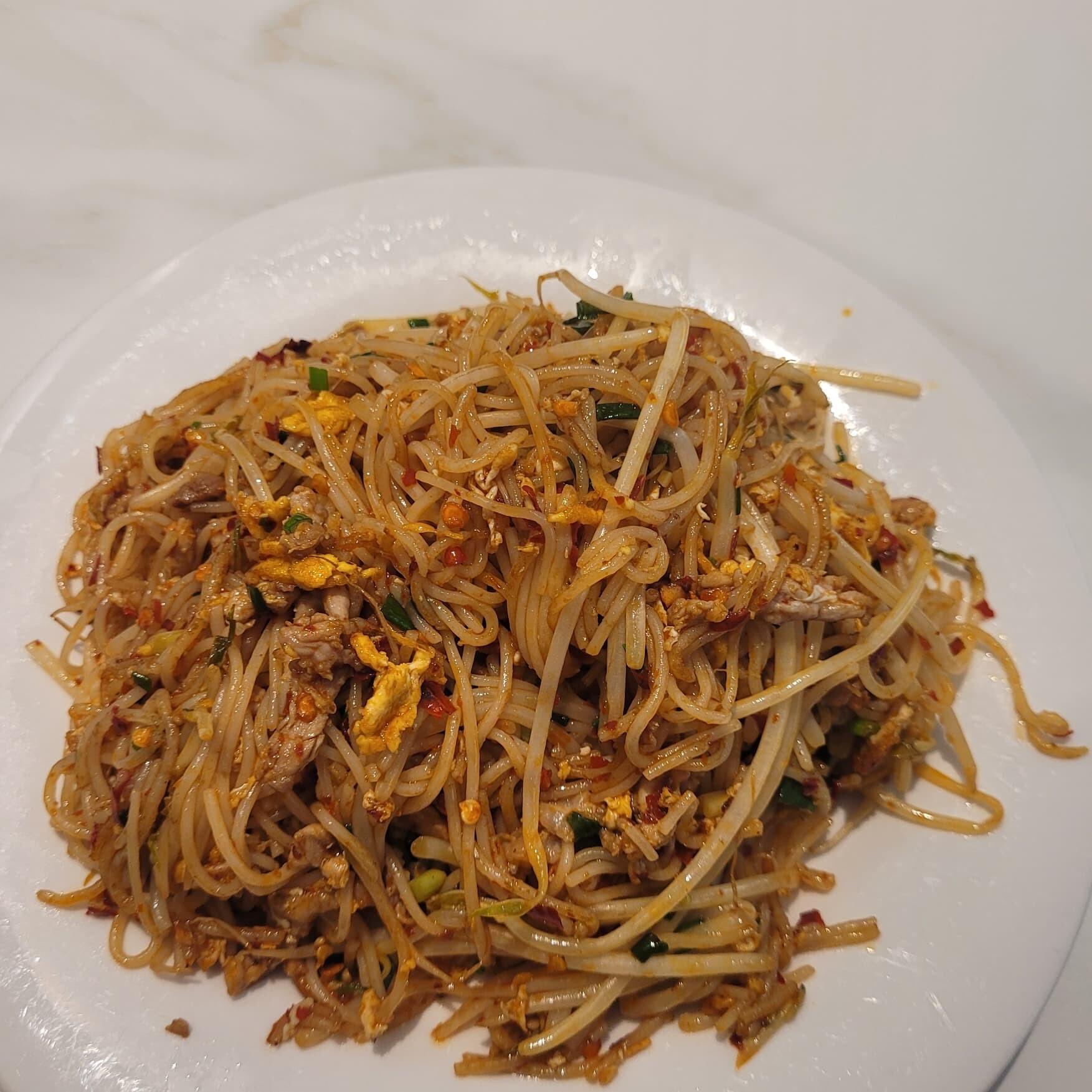 Liling Stir-Fried Noodles with Shredded Pork